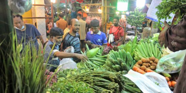 বাজারে শীতকালীন সবজির দাম কমেছে প্রায় ২০ টাকা
